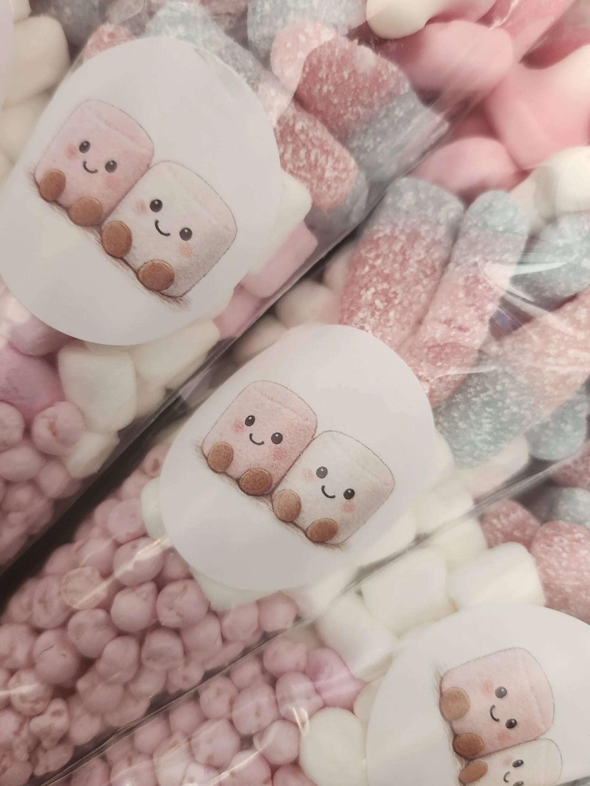 Jelly cat themed sweet cones - Image 4