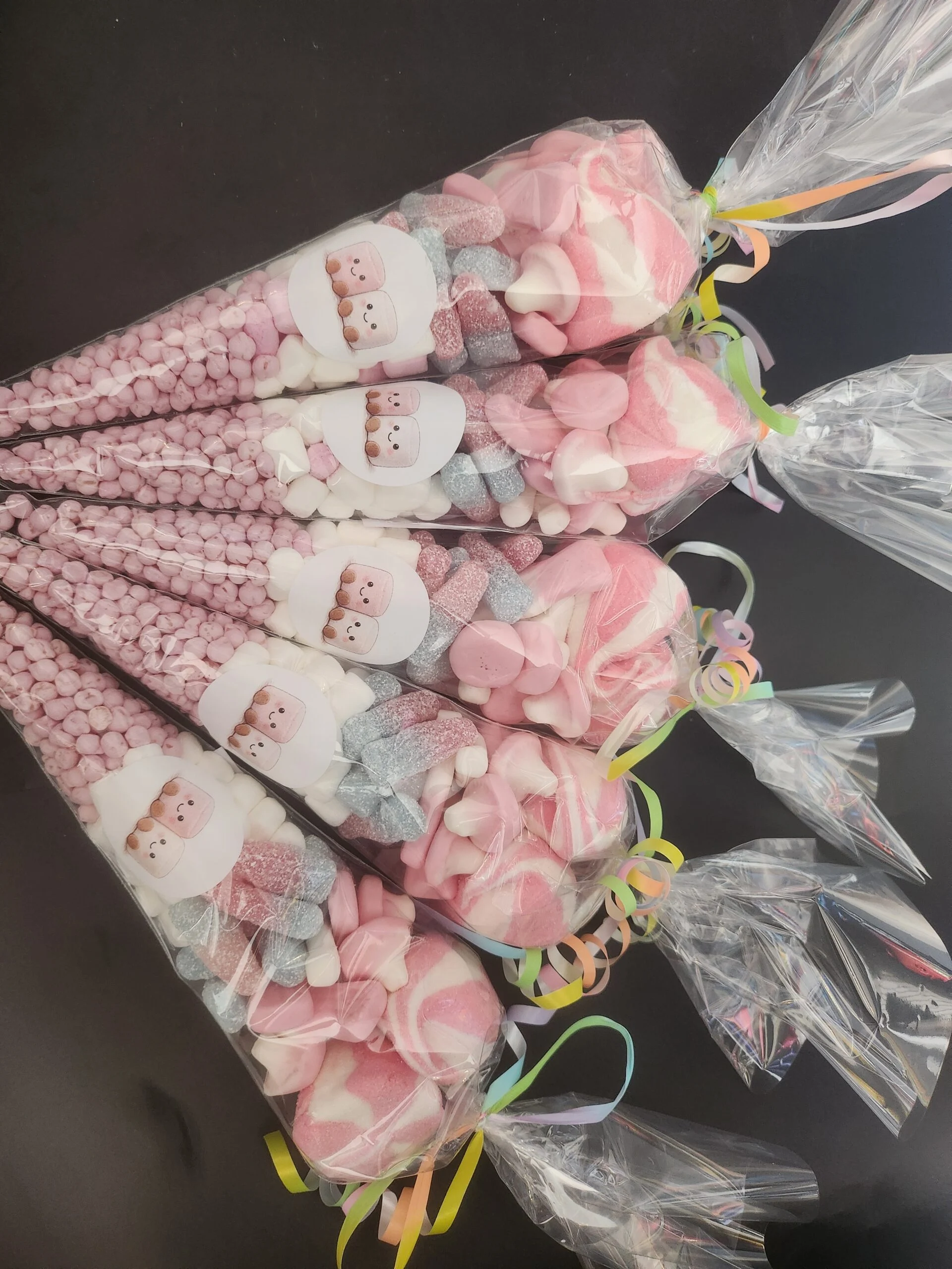 Jelly cat themed sweet cones - Image 3